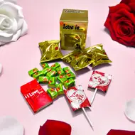 Dāvanu kastīte, LOVE IS, ar saldumiem,110 g