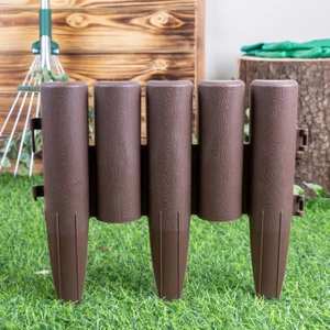 Dekoratīvs dārza nožogojums