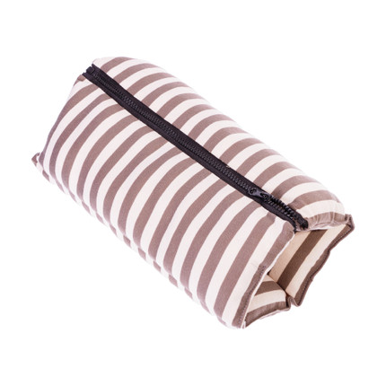 Auto salona spilvens, dažādi veidi