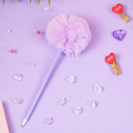 Pūkaina lodīšu pildspalva, melna tinte