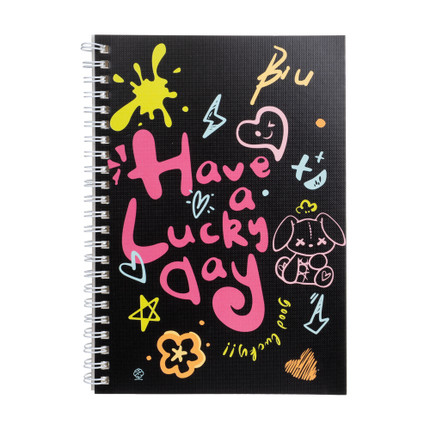 Piezīmju klade ar spirāli, dažādi veidi