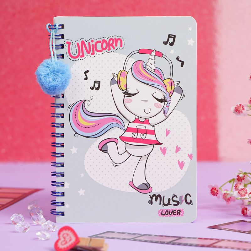 Piezīmju klade ar spirāli, dažādi veidi