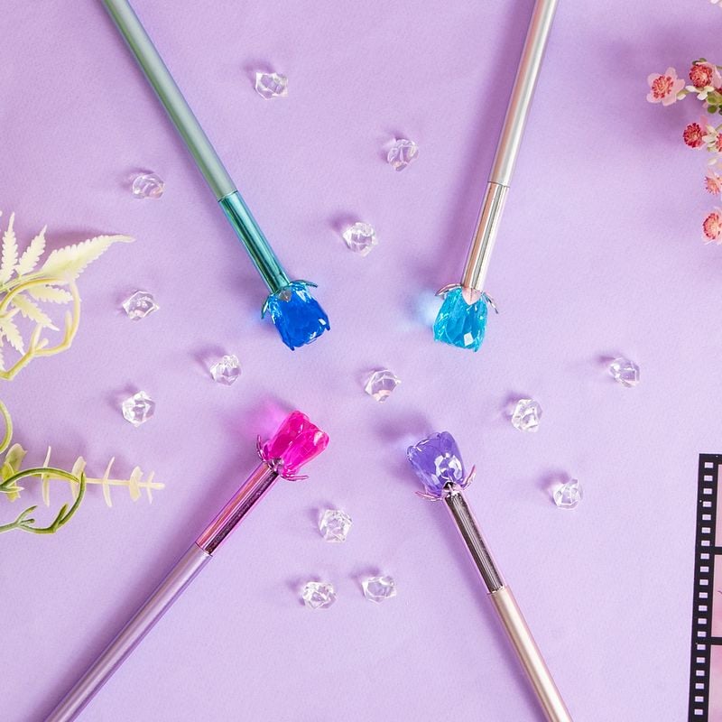 Lodīšu pildspalva Puķe