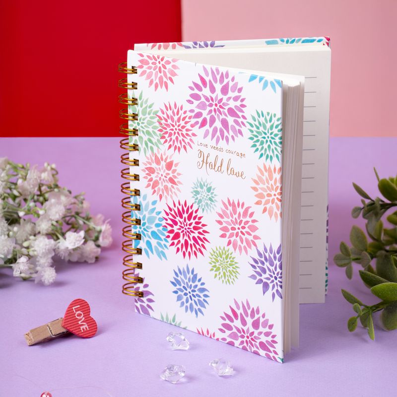 Piezīmju klade ar spirāli, 80 lapas, dažādi veidi