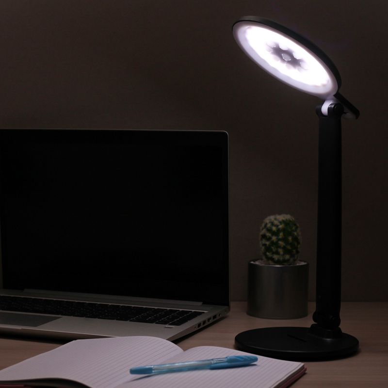 Galda lampa ar USB vadu