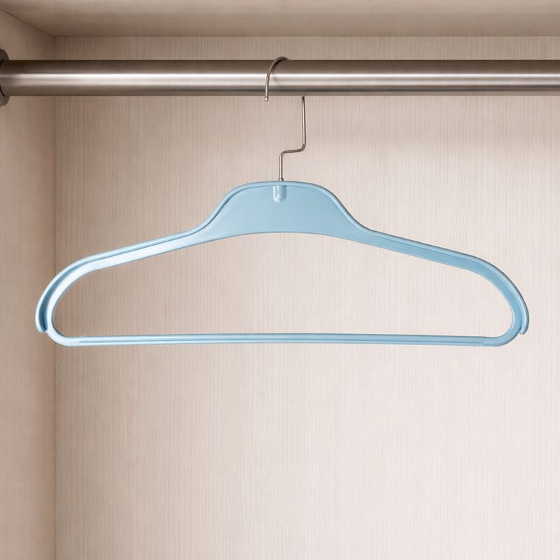 Pakaramais ar platiem pleciem