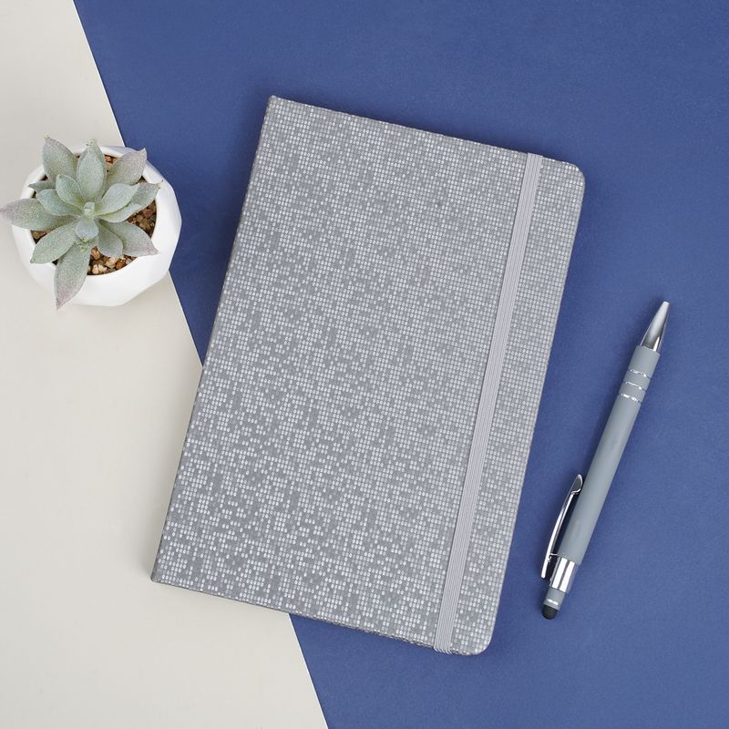 Piezīmju klade ar pildspalvu