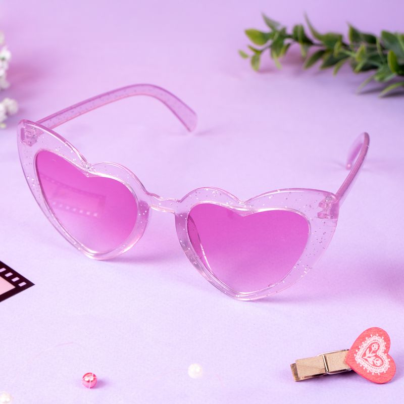 Saulesbrilles sirds formā, dažādas krāsas