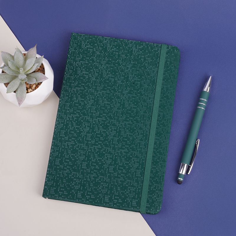 Piezīmju klade ar pildspalvu