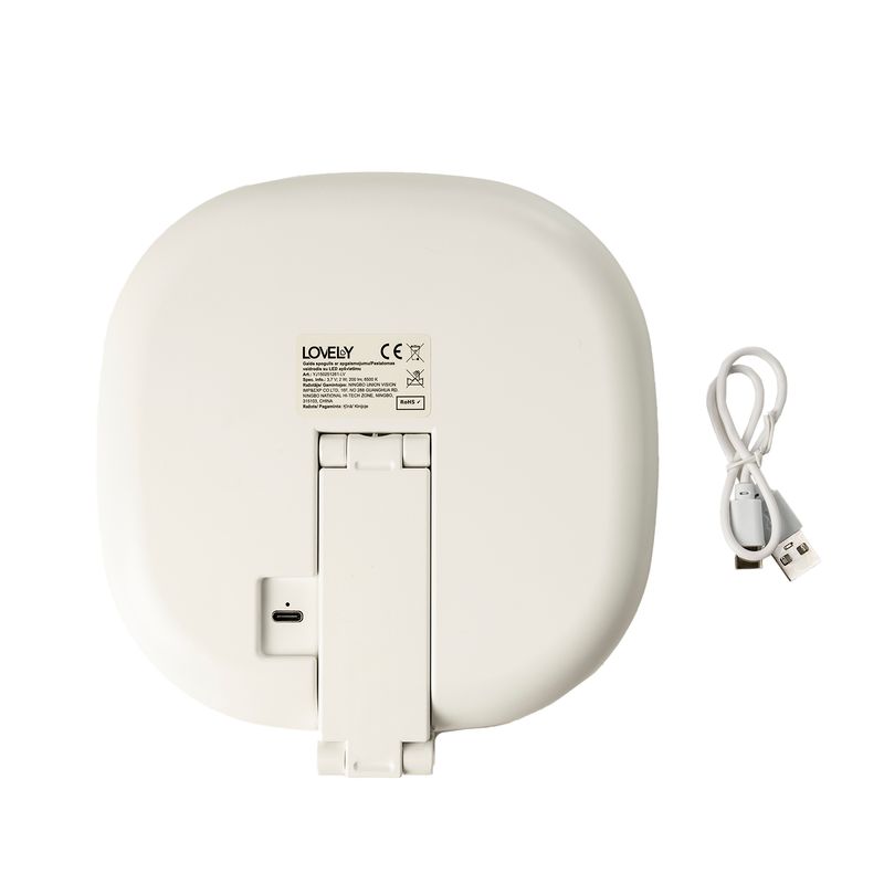 Spogulis ar apgaismojumu