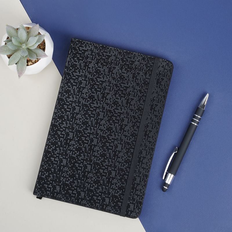 Piezīmju klade ar pildspalvu